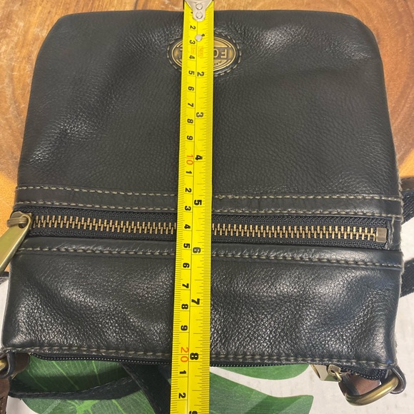 Fossil Pebbled Leather Crossbody bag - Picture 11 of 12